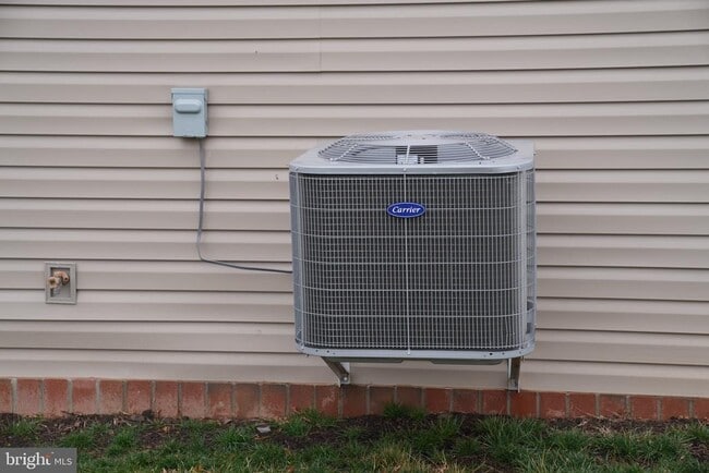 Building Photo - 19923 Smith Cir