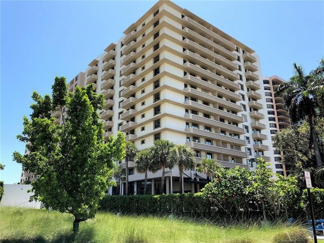 Building Photo - 10185 Collins Ave
