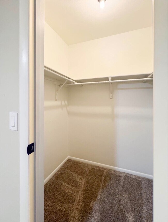 Building Photo - 525 S 1100 E