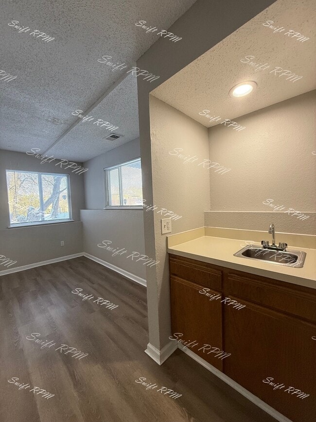 Building Photo - 8955 Hauser St