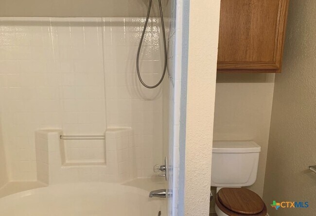 Building Photo - 3405 Carpet Ln