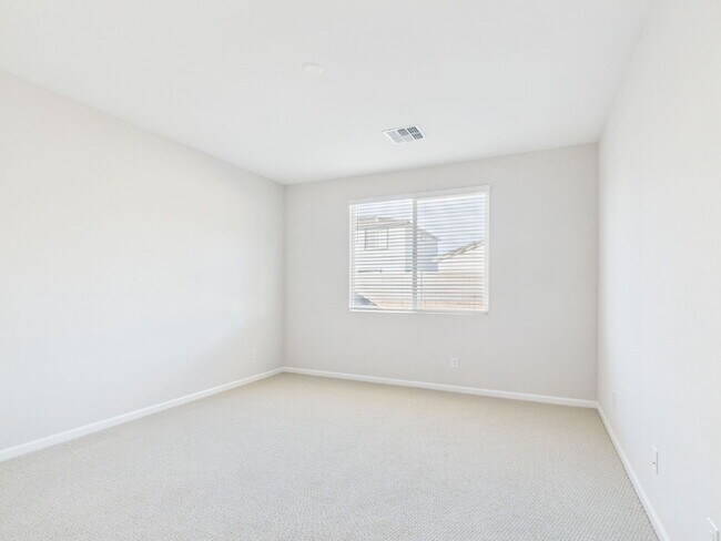 Building Photo - NORTH COPPER CANYON BRAND NEW BEAUTY