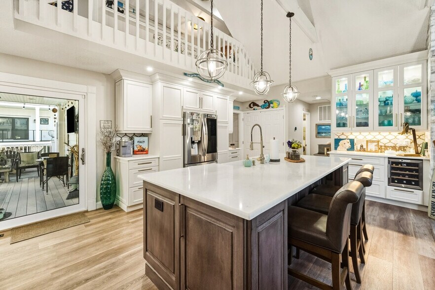 Building Photo - 601 Hazard St