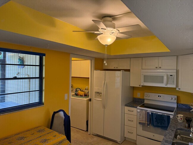 Building Photo - 2 Bedroom 2 Bath Ground Floor Condo Centra...