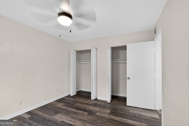 Building Photo - 2520 Peachwood Cir NE