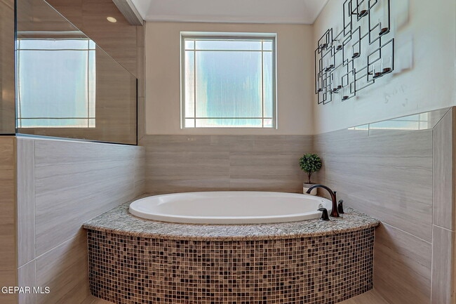 Building Photo - 13452 Emerald Falls Dr