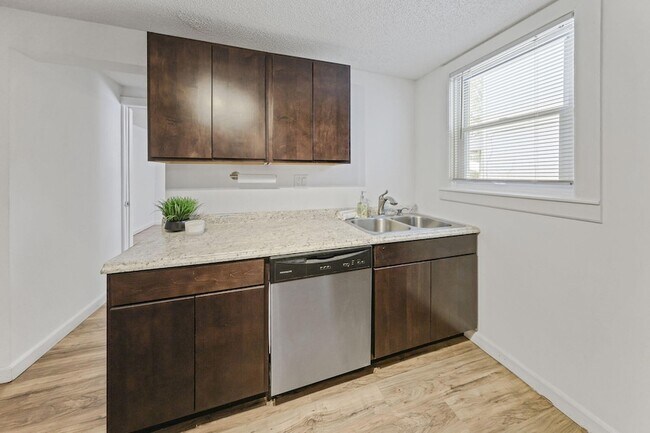 Building Photo - 361 Locust St