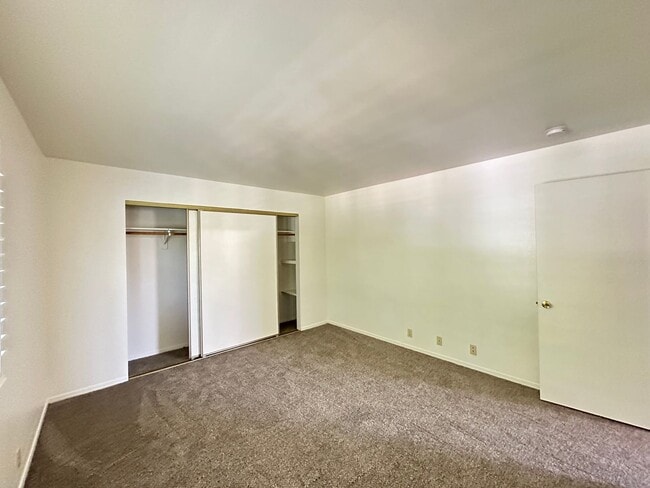 Building Photo - Top Floor of Benicia Duplex