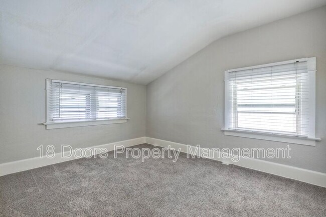 Building Photo - 4052 Albatross St