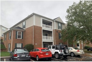 Building Photo - 215 S Knollwood Dr