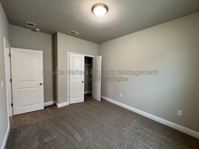 Building Photo - 5349 Parkside Dr