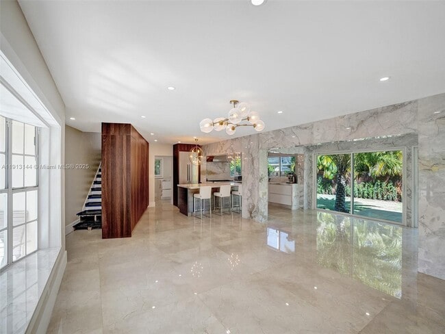 Building Photo - 2421 NE 7th Pl