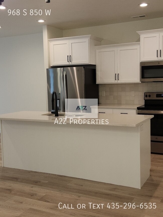 Building Photo - 968 S 850 W