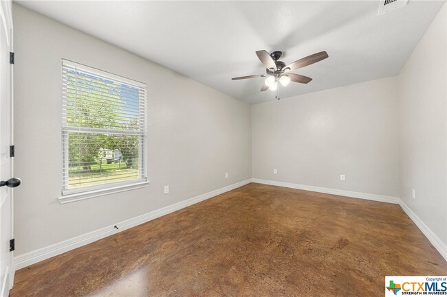 Building Photo - 2807 Terrace Dr