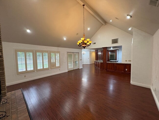 Building Photo - Entertainer delight rental home located in ''The Lakes'' subdivision Coming soon *Private Showing...