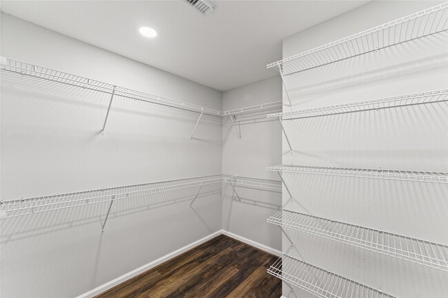 Building Photo - 4826 Brooklawn Dr