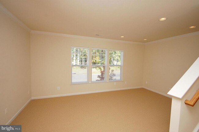 Building Photo - 43975 Eastgate View Drive