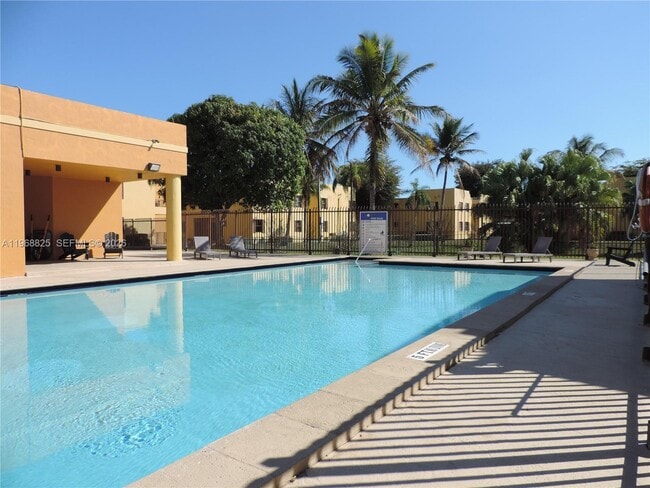 Building Photo - 566 NW 114th Ave