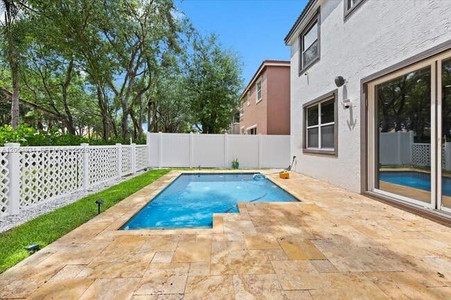 Building Photo - 5014 SW 155th Terrace