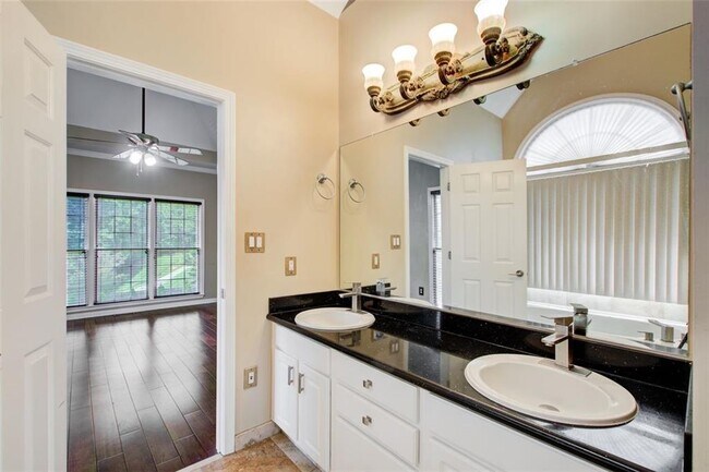 Building Photo - 3040 Stone Rd