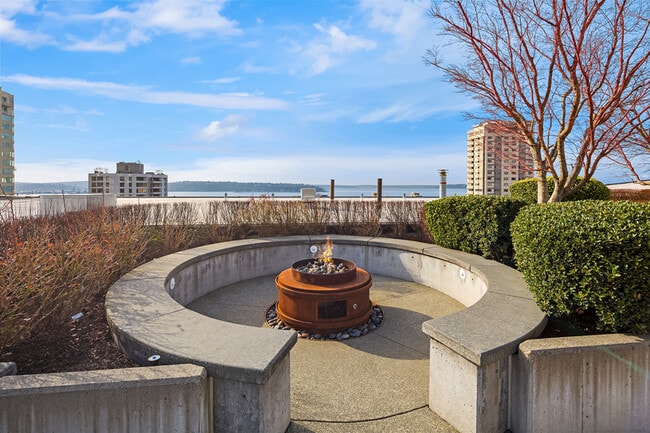 Building Photo - 2720 3rd Ave