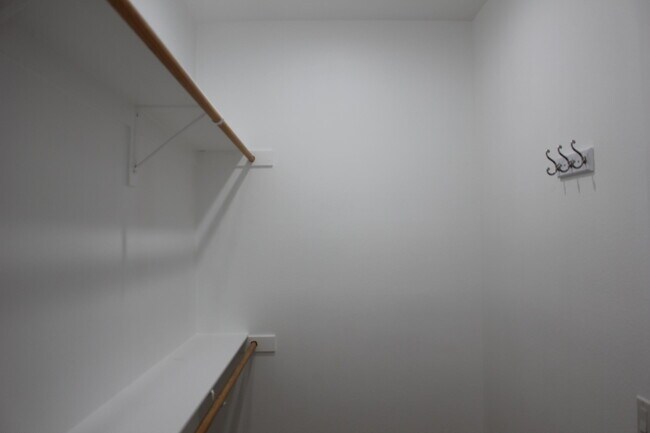 Building Photo - 41440 Via Arbolitos