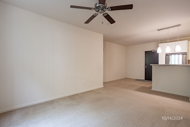 Building Photo - Available April 5th!  2 bedroom, 2 bath, 1-parking condo unit at The Cove Waikiki