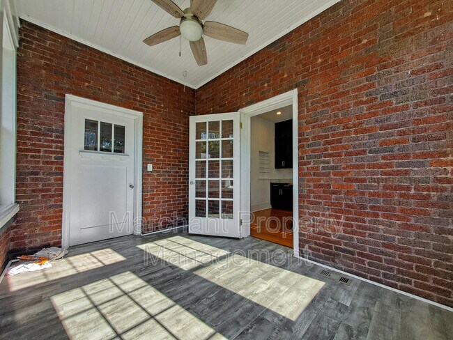 Building Photo - 9 David St