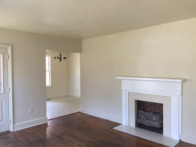Building Photo - **AVAILABLE NOW**Midtown Columbus, GA 3 Be...