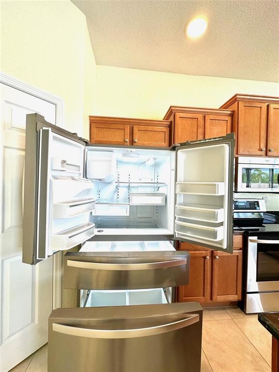 Building Photo - 9423 Rosebud Cir