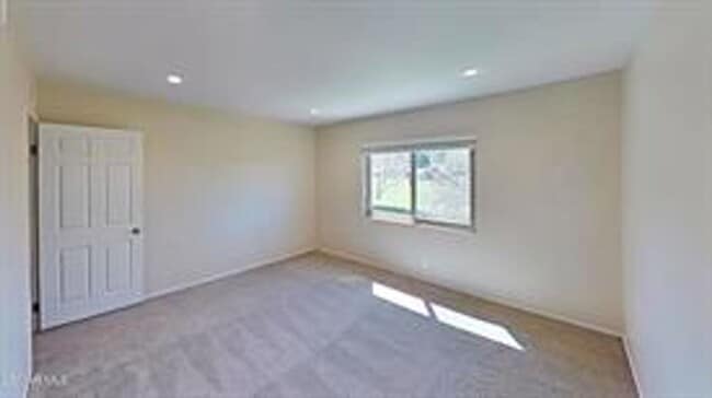 Building Photo - Tucked away on a quiet cul-de-sac in desirable Newbury Park 5+3 home