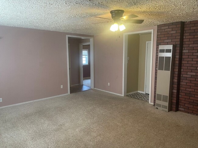Building Photo - 908 Maple St