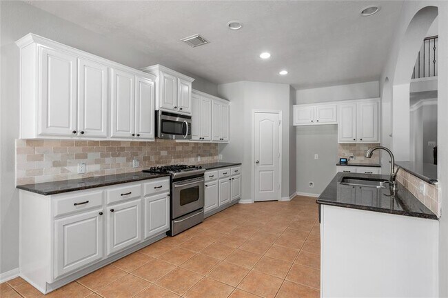 Building Photo - 25303 Hall Meadow Ln