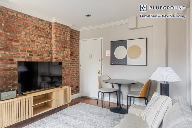 Building Photo - 234 Mott St