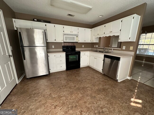 Building Photo - 22 Robins Ct