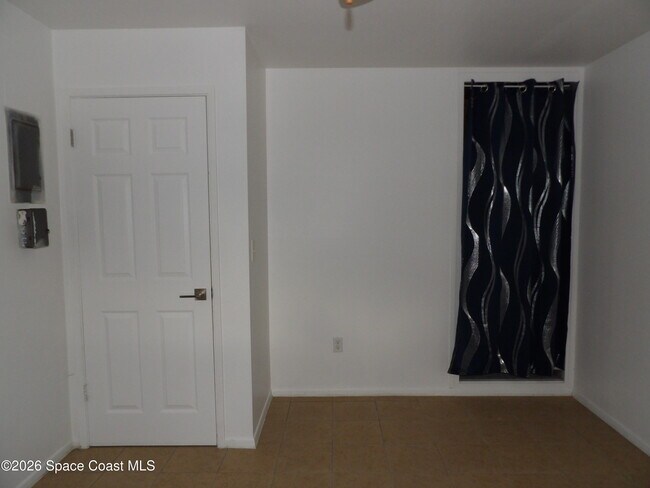 Building Photo - 2107 Little John Rd