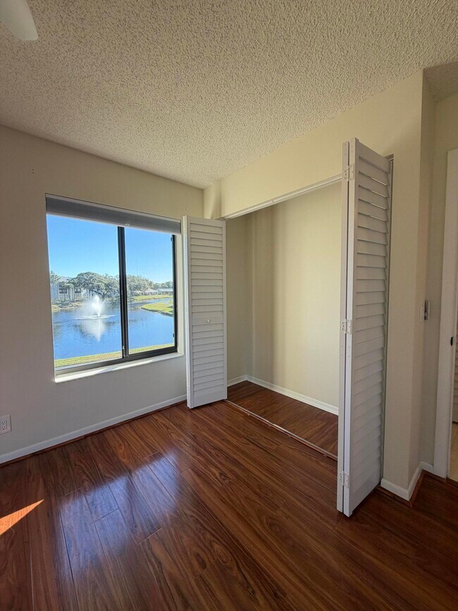 Building Photo - 1012 Green Pine Blvd