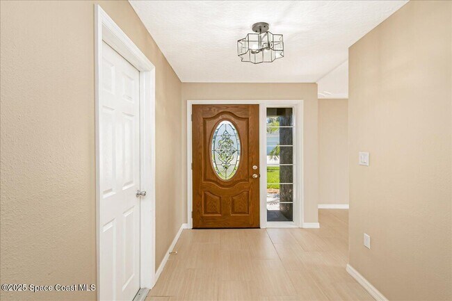 Building Photo - 436 Thrush Dr