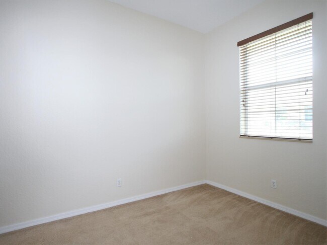 Building Photo - 1562 Grande Cull Way