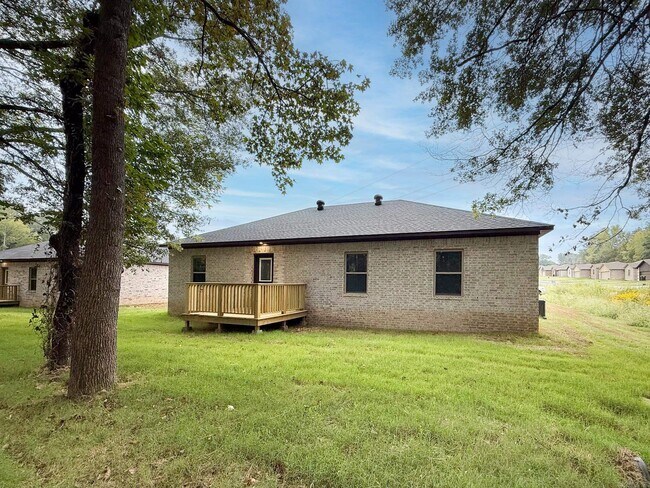 Building Photo - 16 Bobby Eugene Dr