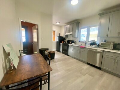 Building Photo - 100 W Adams St