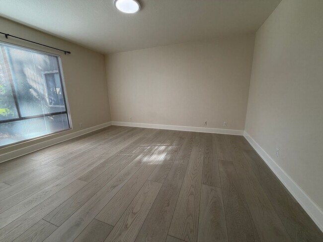 Building Photo - 1665 Braddock Ct