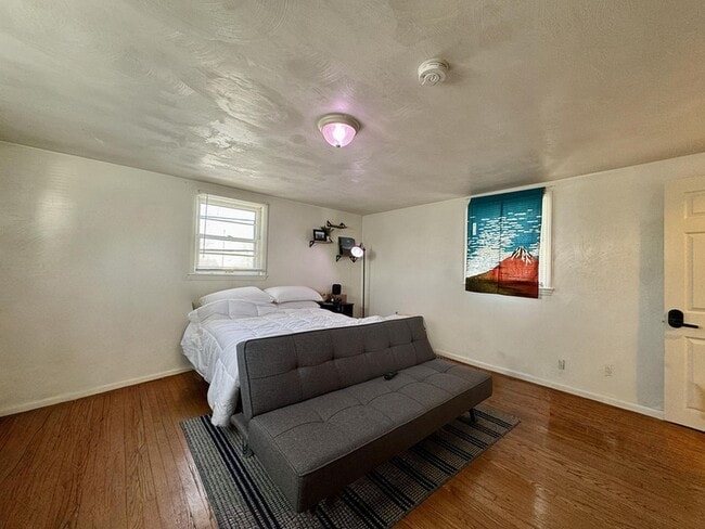 Building Photo - Spacious Four-Bedroom Home with Loft and Private Fenced Yard – Steps from Downtown Blacksburg