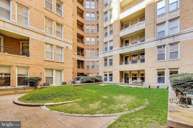 Building Photo - 915 E Street NW Unit 414