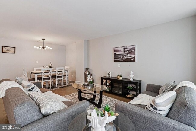 Building Photo - 4620 N Park Ave