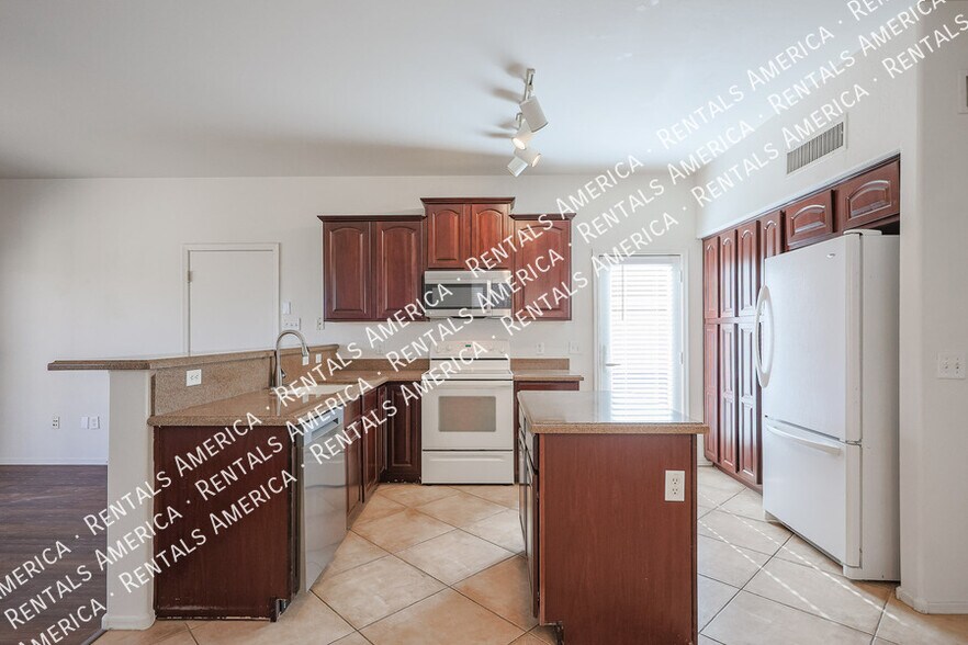 Building Photo - 35005 N 30th Dr