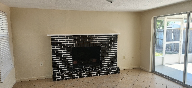 Building Photo - 3104 Primrose Dr