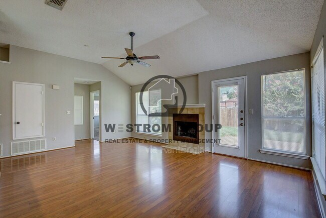 Building Photo - 8533 Brushy Creek Trail