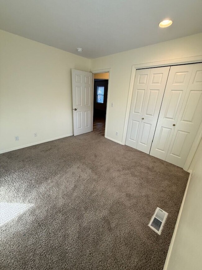 Building Photo - 577 Sunwood Dr NW
