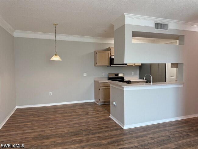 Building Photo - 11540 Villa Grand